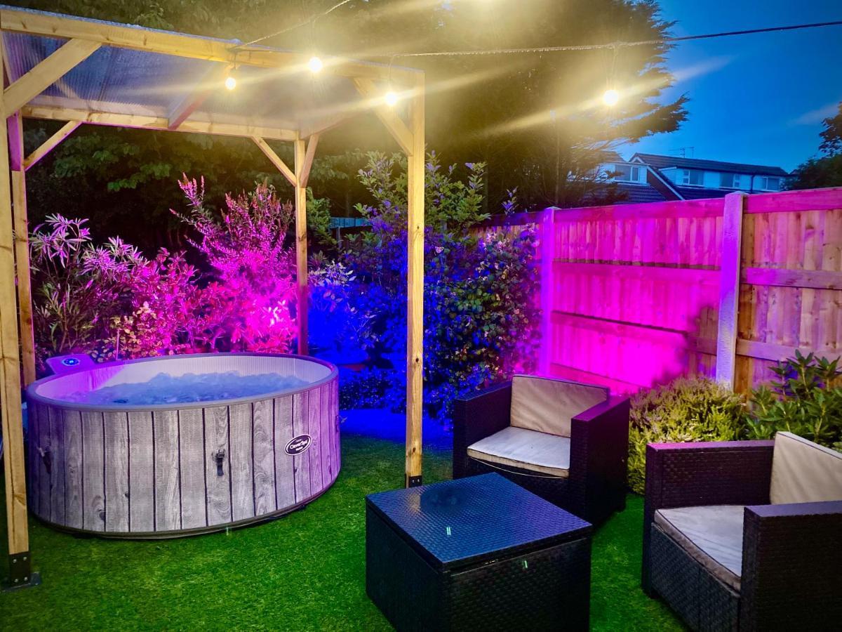 Remarkable 3-Bed Hot Tub House In Blackpool Exteriér fotografie