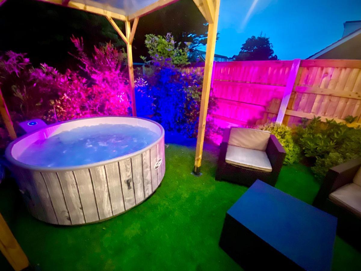 Remarkable 3-Bed Hot Tub House In Blackpool Exteriér fotografie